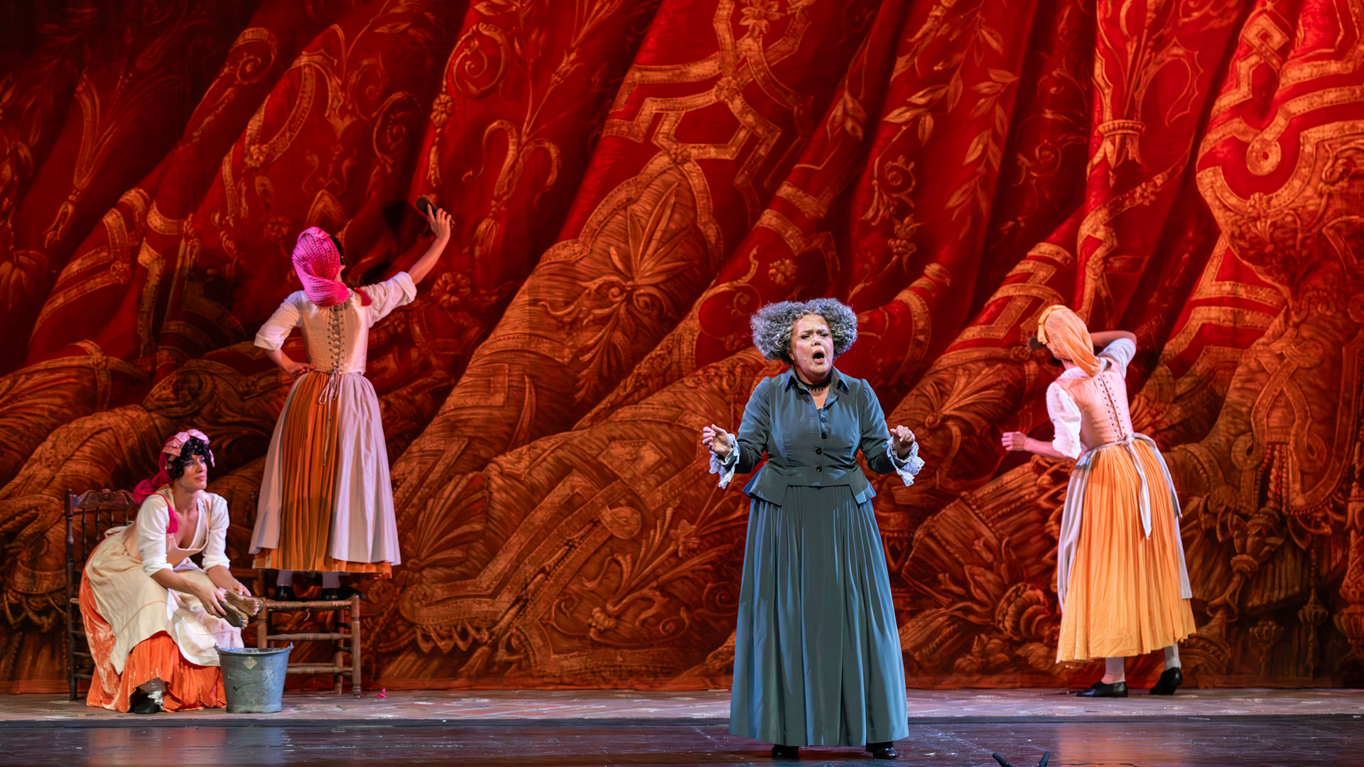 Nozze_di_Figaro_Teatro_Carlo_Felice_1h