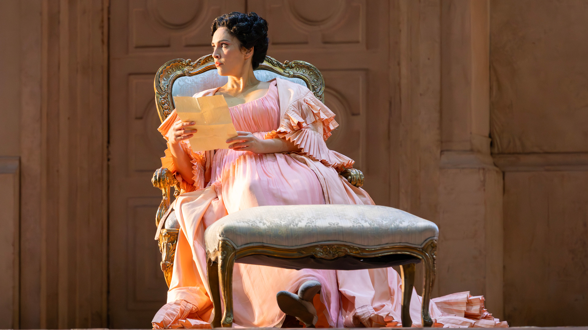 Nozze_di_Figaro_Teatro_Carlo_Felice_2b